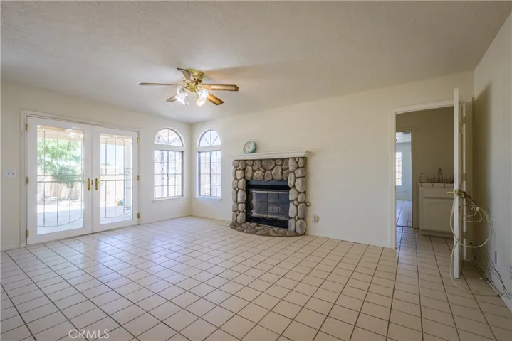 10658 9th Avenue, Hesperia, California 92345