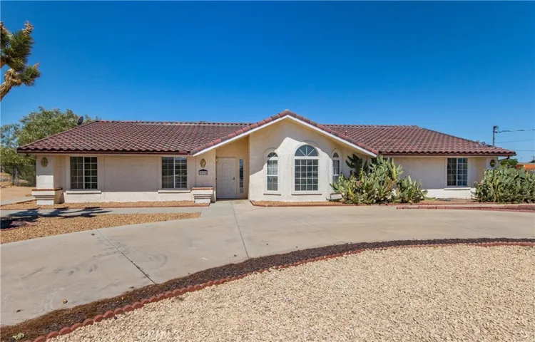 10658 9th Avenue, Hesperia, California 92345