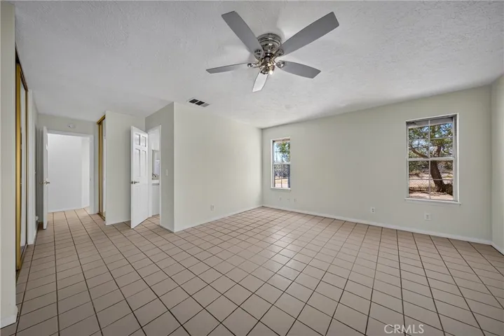10658 9th Avenue, Hesperia, California 92345