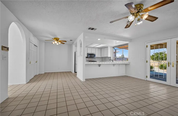 10658 9th Avenue, Hesperia, California 92345