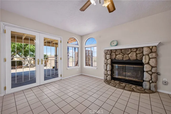 10658 9th Avenue, Hesperia, California 92345