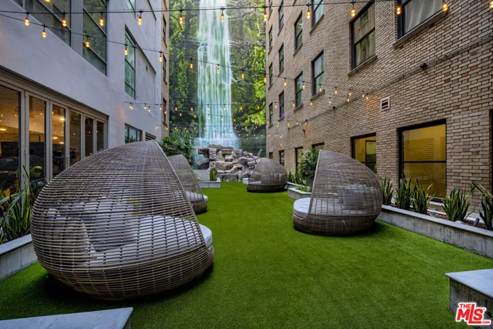 727 W 7th Street 902, Los Angeles, California 90017