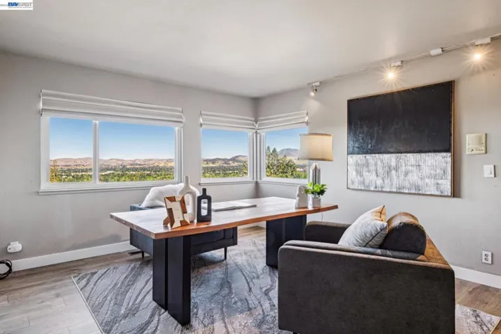 15 Surmont Ct, Lafayette, California 94549