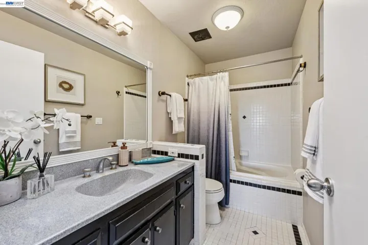 15 Surmont Ct, Lafayette, California 94549