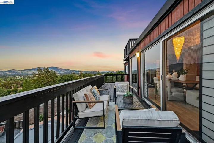15 Surmont Ct, Lafayette, California 94549