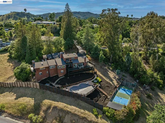 15 Surmont Ct, Lafayette, California 94549