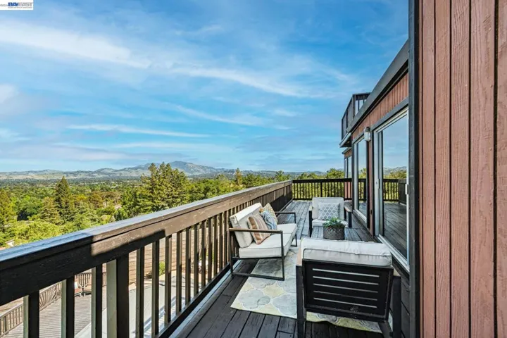 15 Surmont Ct, Lafayette, California 94549