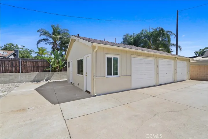 1 Car Garage