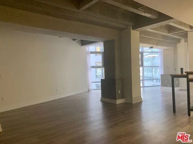 727 W 7th Street 911, Los Angeles, California 90017