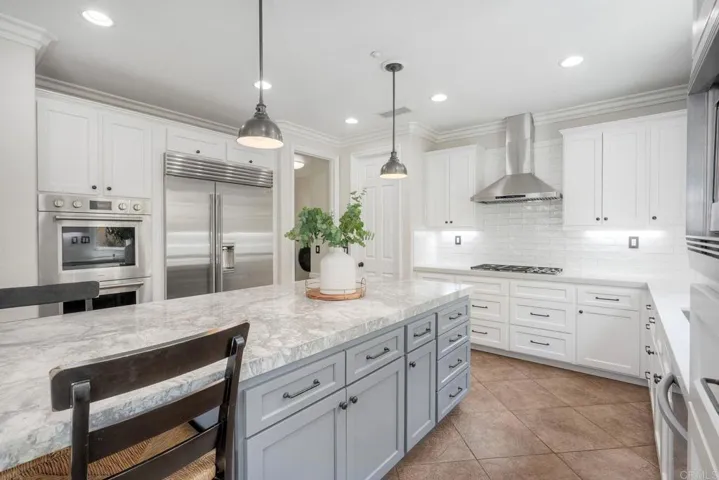 7438 Los Brazos, San Diego, California 92127