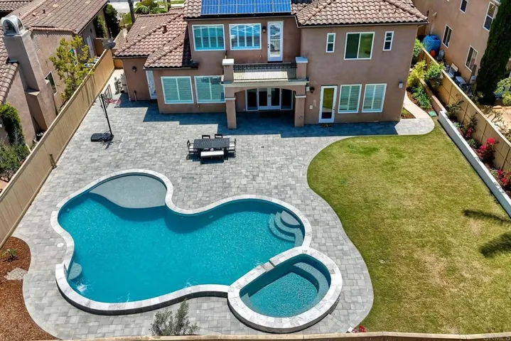 7438 Los Brazos, San Diego, California 92127