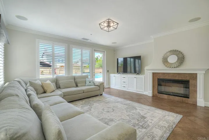 7438 Los Brazos, San Diego, California 92127