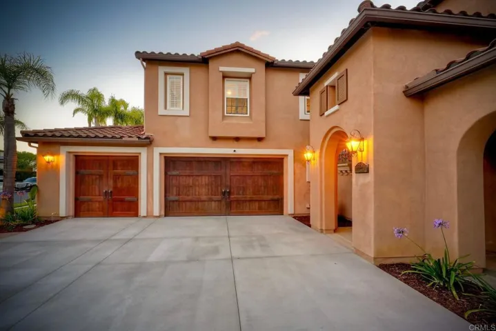 7438 Los Brazos, San Diego, California 92127