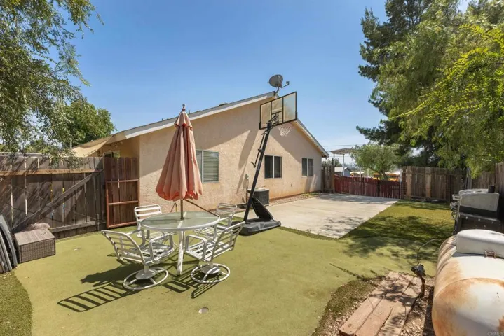 722 8th Street, Ramona, California 92065