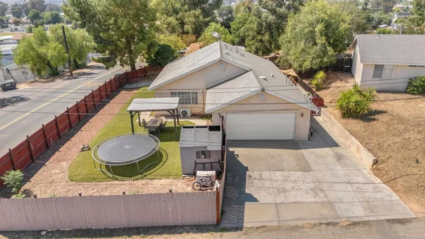 722 8th Street, Ramona, California 92065
