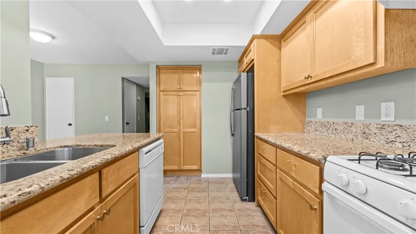 1013 W Linden 7, Riverside, California 92507