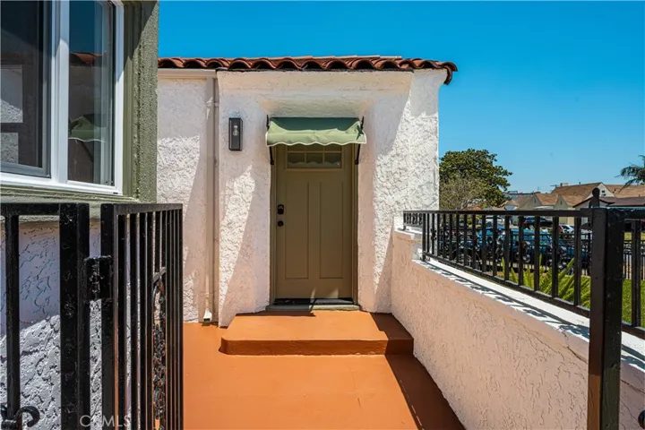 7523 Dalton Avenue, Los Angeles, California 90047
