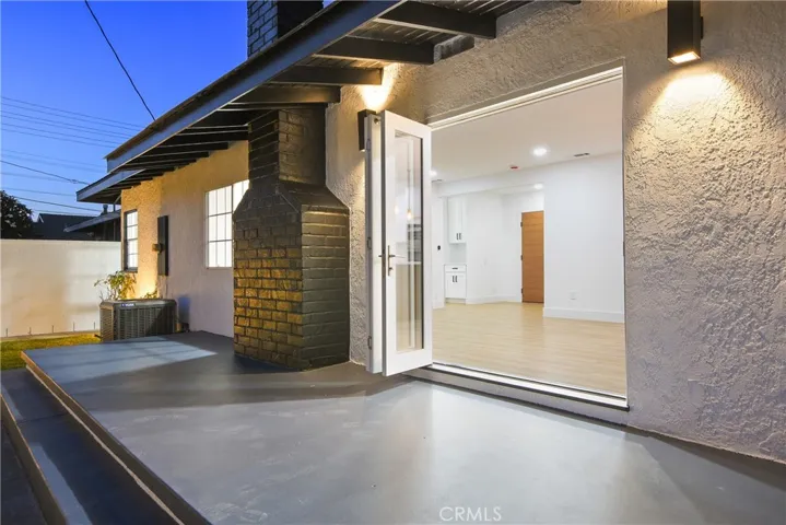 2137 Ostrom, Long Beach, California 90815