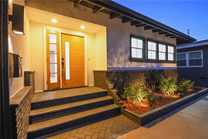 2137 Ostrom, Long Beach, California 90815