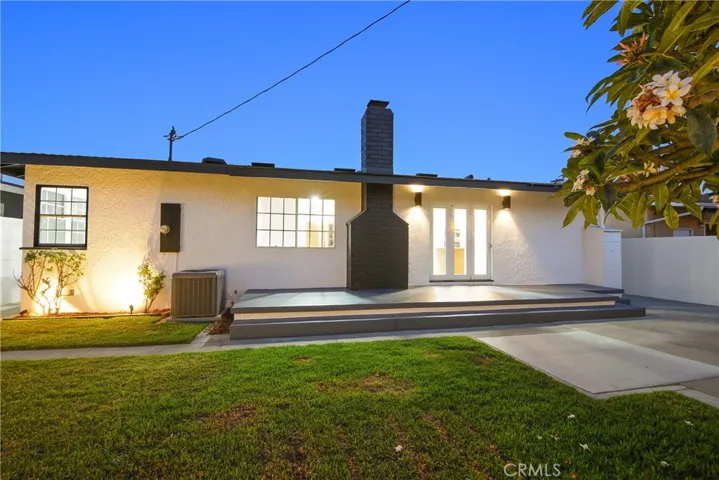 2137 Ostrom, Long Beach, California 90815