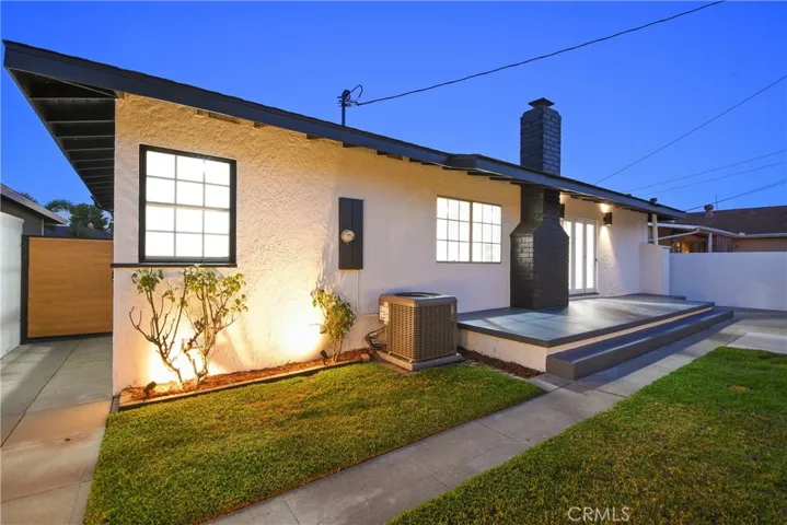 2137 Ostrom, Long Beach, California 90815