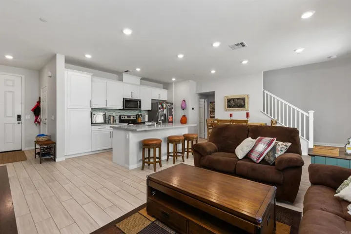 1362 Palo Verde Way, Vista, California 92083