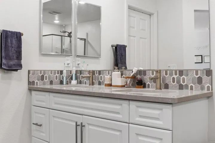 1362 Palo Verde Way, Vista, California 92083