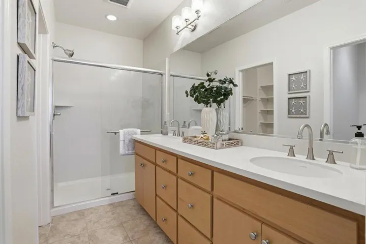 596 San Posadas Terrace 23, Sunnyvale, California 94085