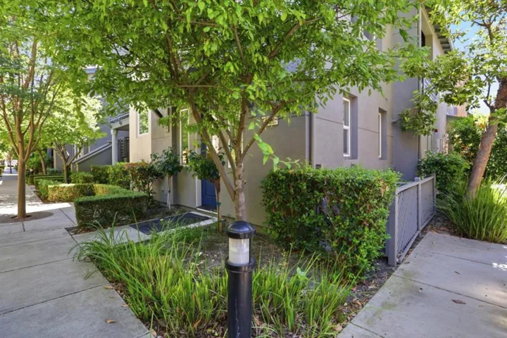 596 San Posadas Terrace 23, Sunnyvale, California 94085