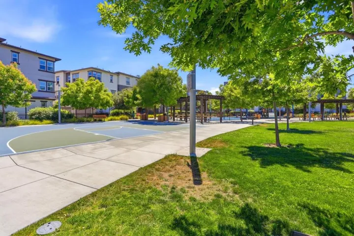 596 San Posadas Terrace 23, Sunnyvale, California 94085
