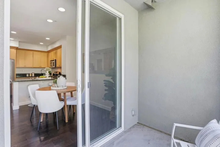 596 San Posadas Terrace 23, Sunnyvale, California 94085