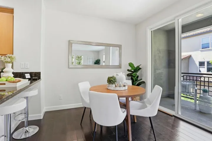 596 San Posadas Terrace 23, Sunnyvale, California 94085
