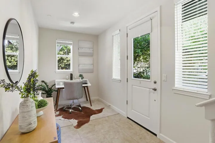 596 San Posadas Terrace 23, Sunnyvale, California 94085