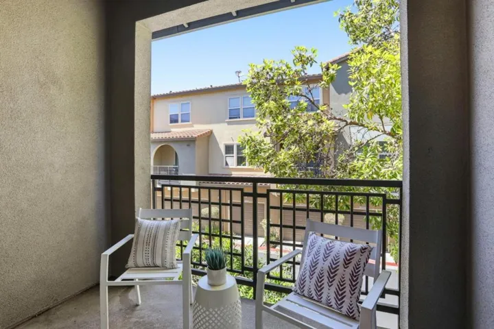 596 San Posadas Terrace 23, Sunnyvale, California 94085