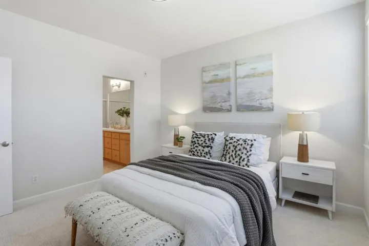 596 San Posadas Terrace 23, Sunnyvale, California 94085