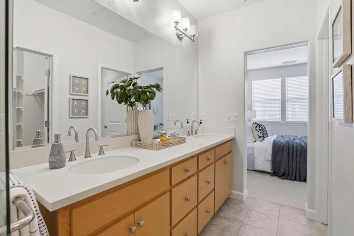 596 San Posadas Terrace 23, Sunnyvale, California 94085