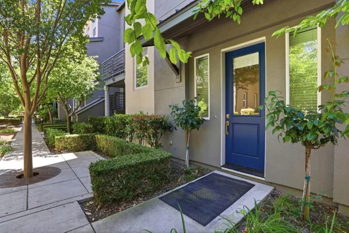 596 San Posadas Terrace 23, Sunnyvale, California 94085