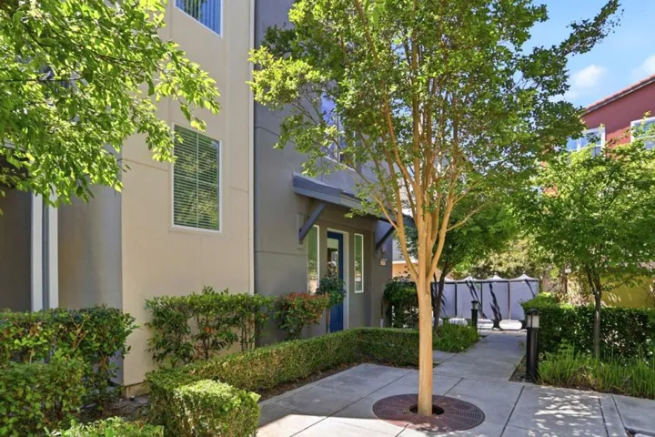 596 San Posadas Terrace 23, Sunnyvale, California 94085