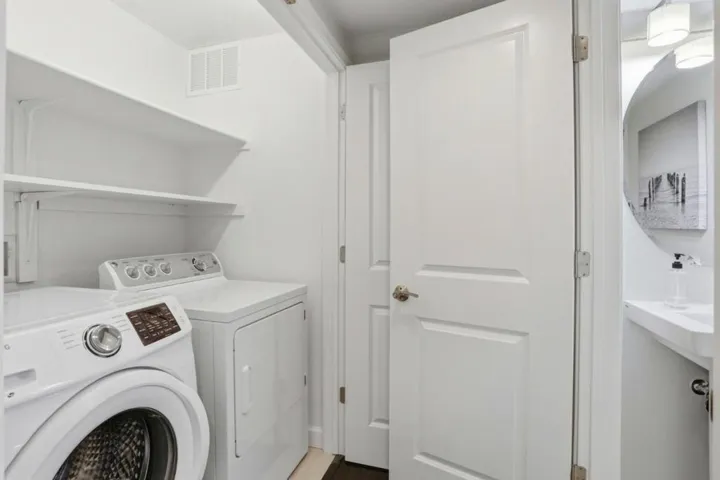596 San Posadas Terrace 23, Sunnyvale, California 94085