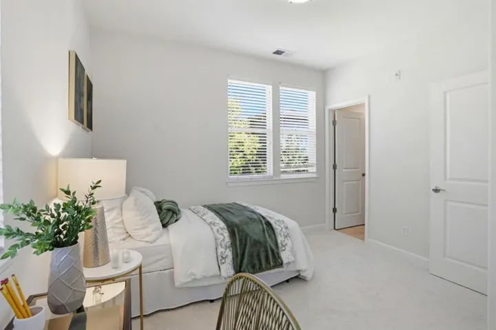 596 San Posadas Terrace 23, Sunnyvale, California 94085