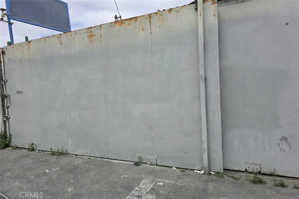 5739 Long Beach Avenue, Los Angeles, California 90058 — photo 5