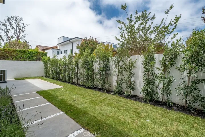 2307 Huntington Ln B, Redondo Beach, California 90278
