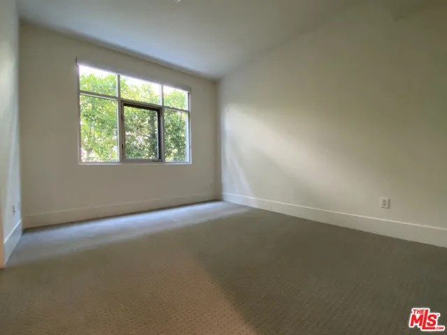 1232 N Kings Road 202, West Hollywood, California 90069