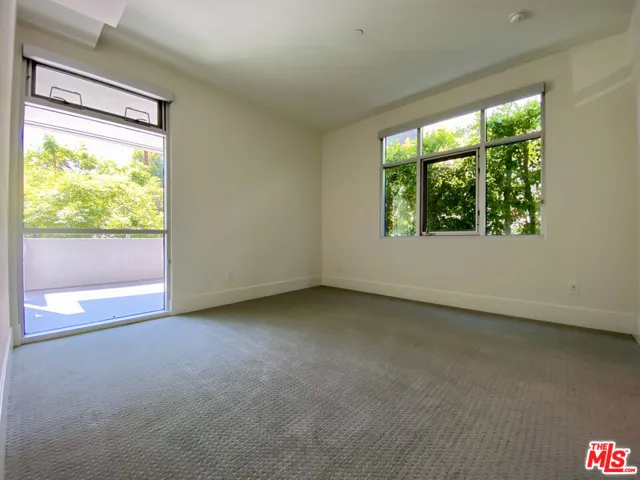 1232 N Kings Road 202, West Hollywood, California 90069