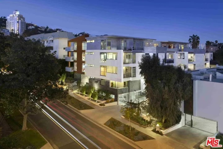 1232 N Kings Road 202, West Hollywood, California 90069