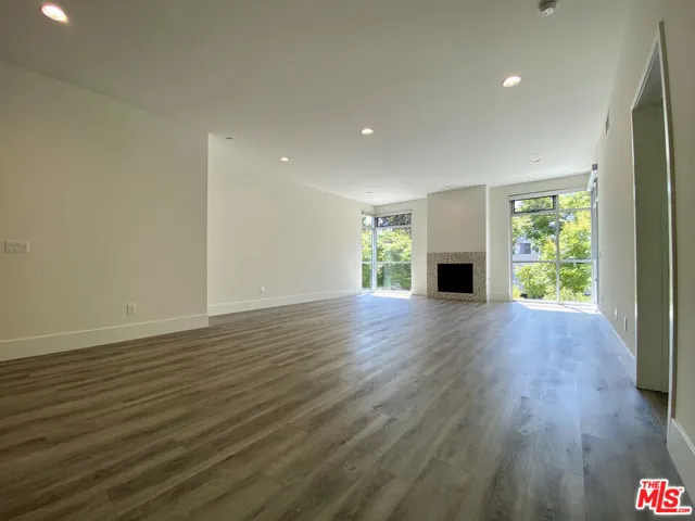 1232 N Kings Road 202, West Hollywood, California 90069