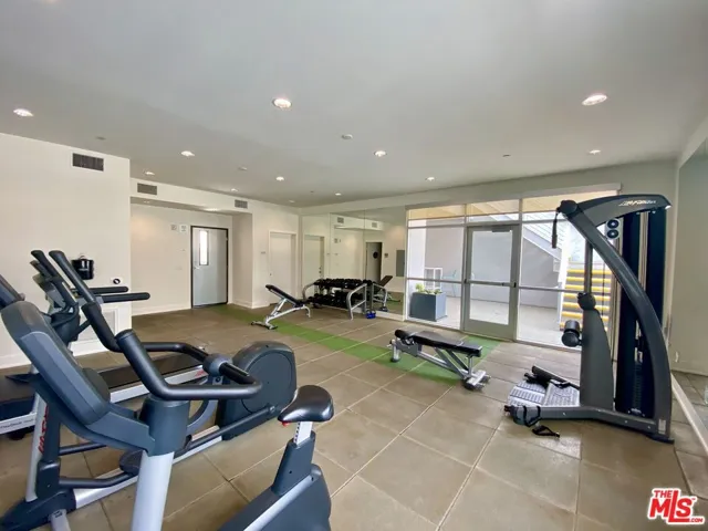 1232 N Kings Road 202, West Hollywood, California 90069