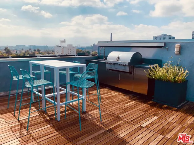 1232 N Kings Road 202, West Hollywood, California 90069
