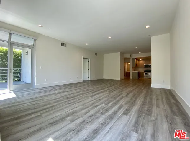 1232 N Kings Road 202, West Hollywood, California 90069