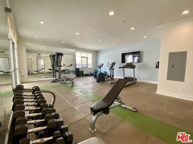 1232 N Kings Road 202, West Hollywood, California 90069